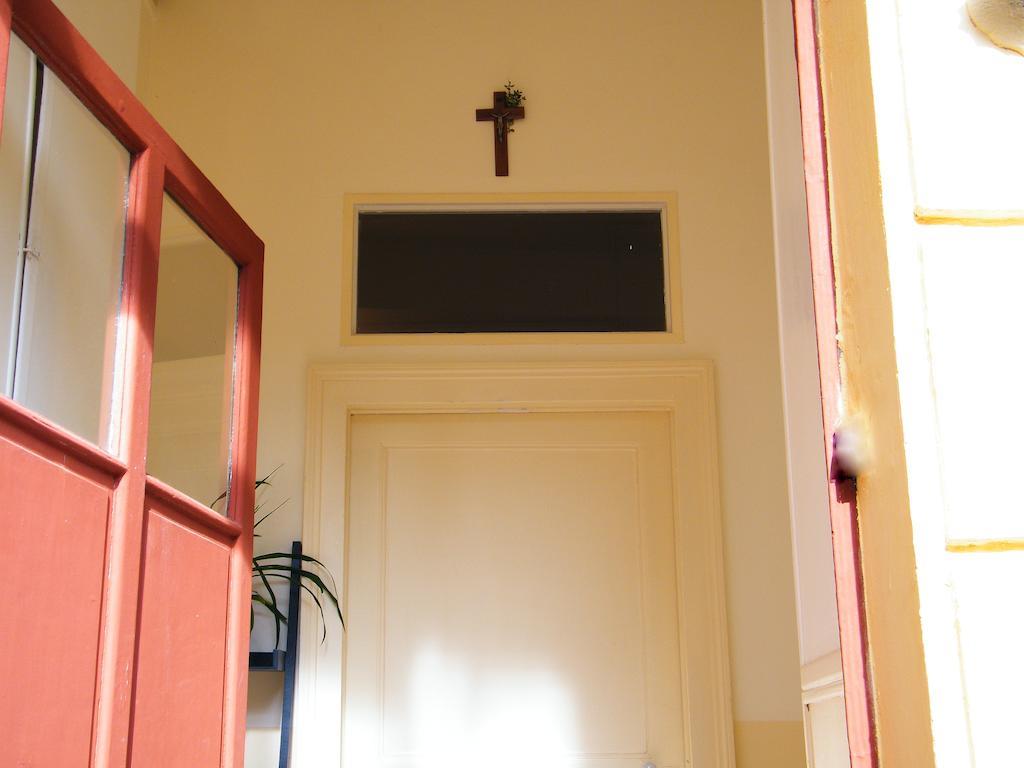 Villa Des Capucins Luxeuil-les-Bains Rom bilde
