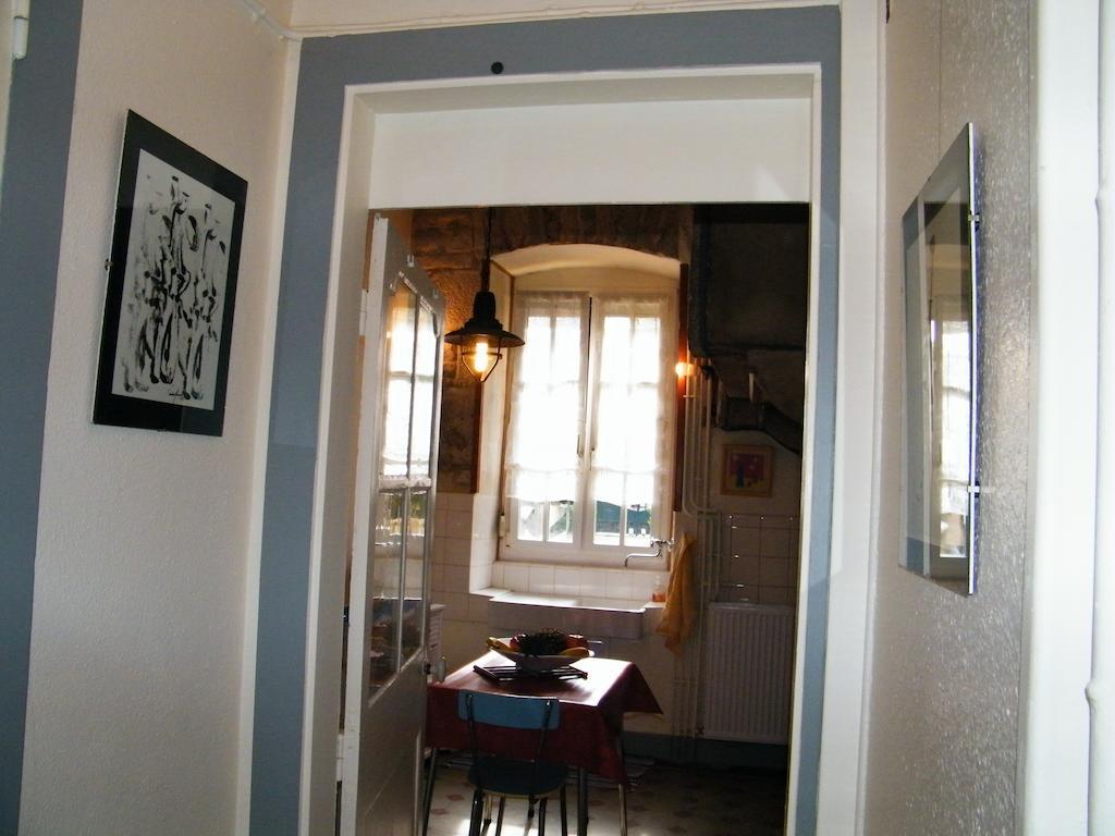 Villa Des Capucins Luxeuil-les-Bains Rom bilde