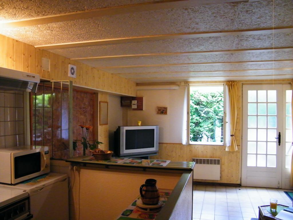 Villa Des Capucins Luxeuil-les-Bains Rom bilde